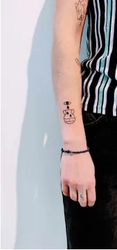 Tampala - Tatouage Handpoke